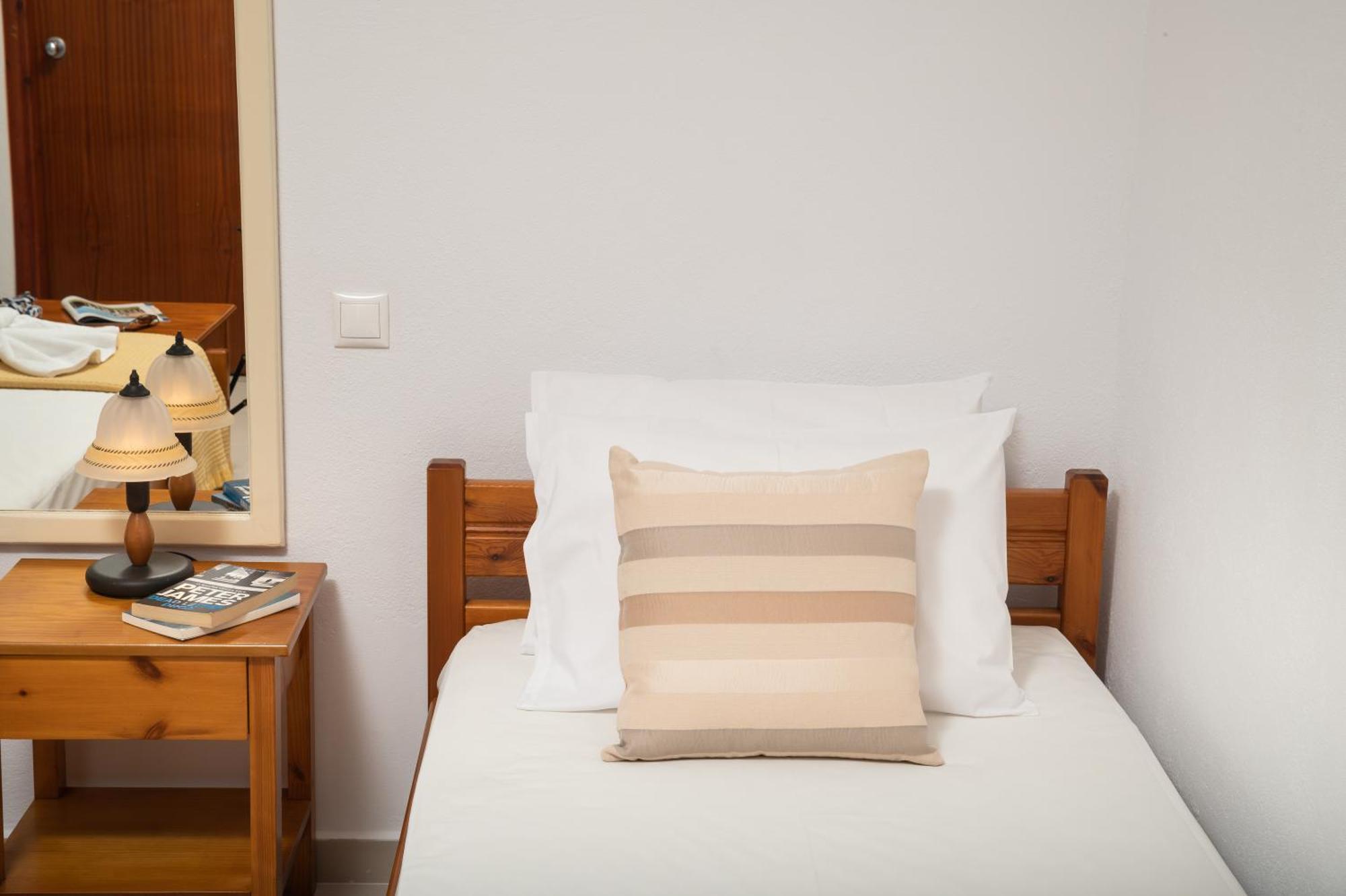 Aphrodite Apartahotel *