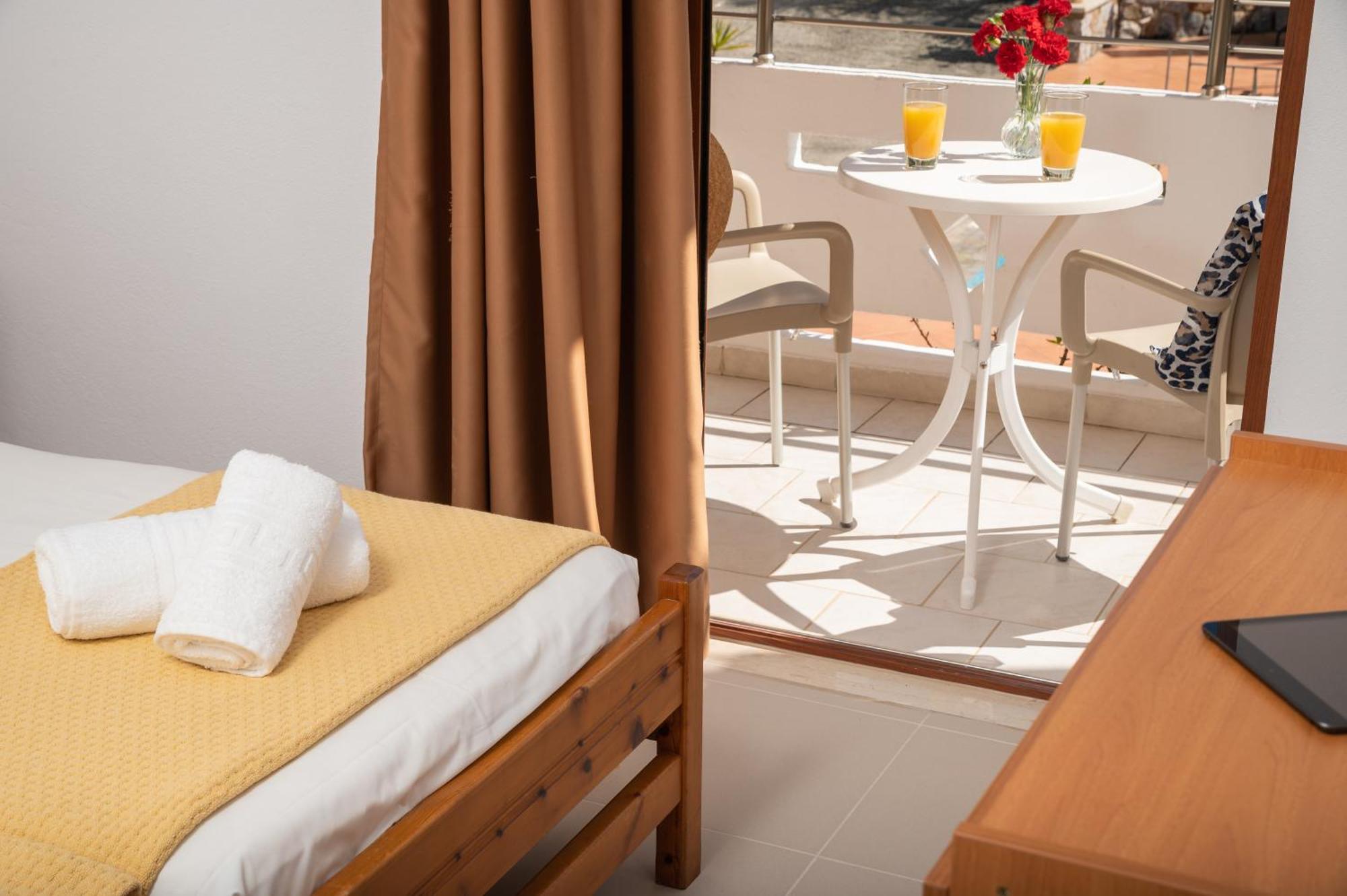 Aphrodite Apartahotel